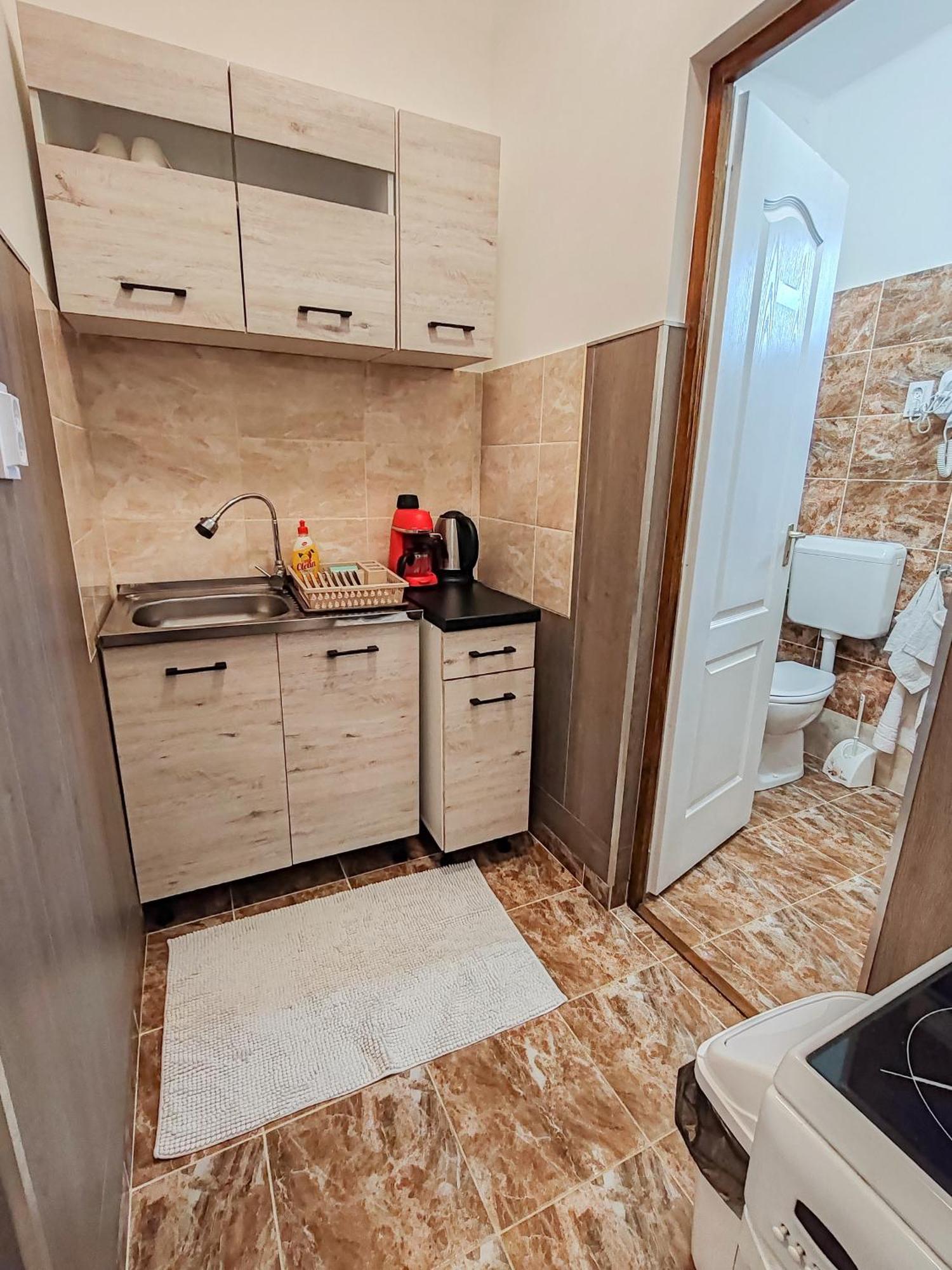 Komaromi Vendeghaz Erdohorvati Exterior photo